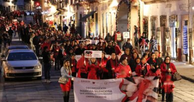 Marchan en Zacatecas en conmemoración del Día Mundial en Respuesta ante el VIH-SIDA