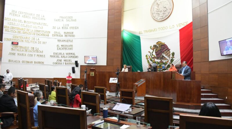 Pedro Martínez Exhorta a Comisión Legislativa