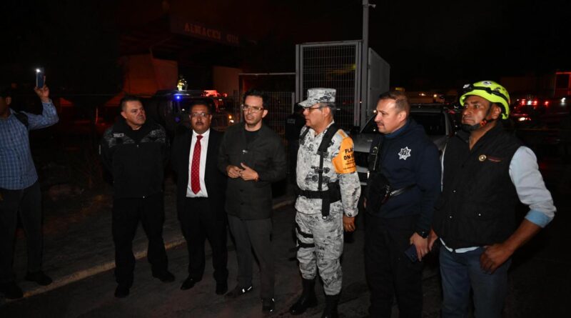 Mantienen bajo control el fuego en las bodegas de Segalmex en donde esta tarde se registró un incendio