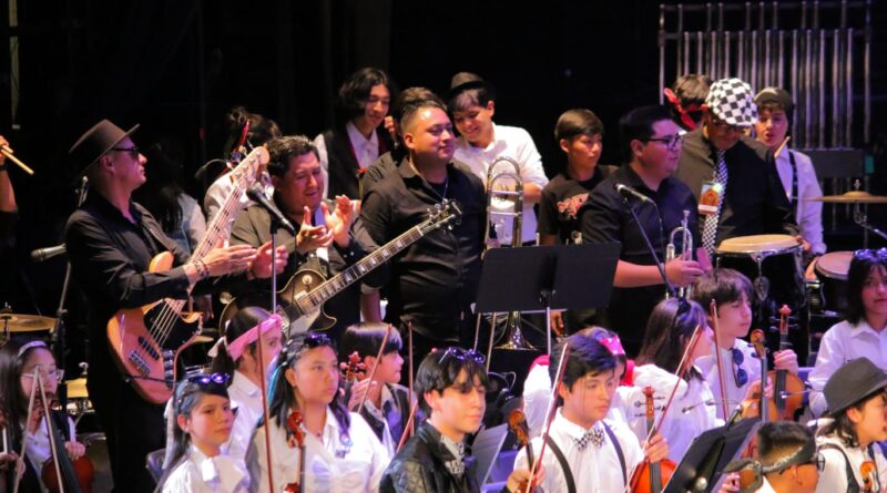 Logra lleno absoluto y desata euforia Sinfonía urbana, en el Teatro Ramón López Velarde