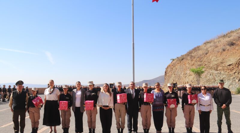 Mujeres del Bachillerato General Militarizado “transforman su ciclo” con kits menstruales 