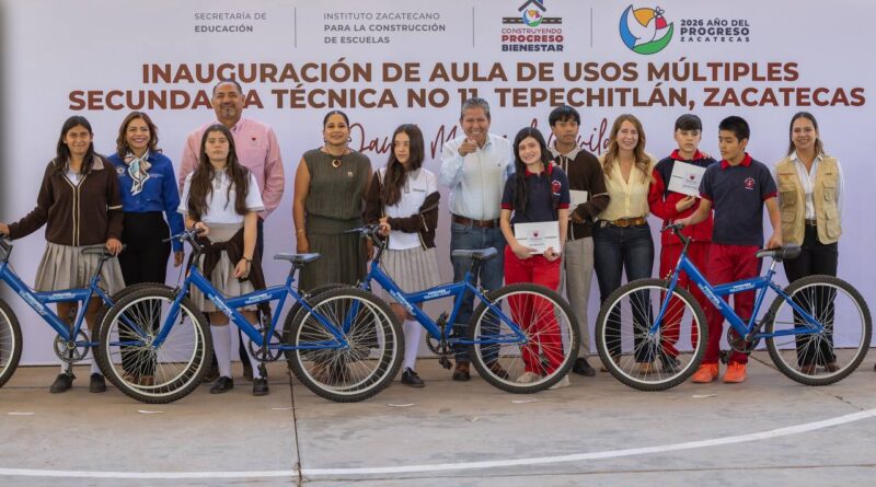 Inaugura Gobernador David Monreal obras de infraestructura en la Secundaria Técnica de Tepechitlán