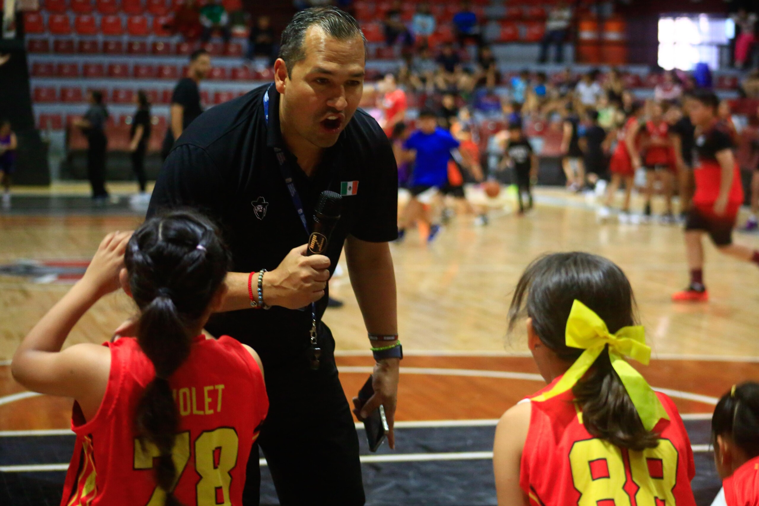 Participan niñas y niños zacatecanos en clínica de básquetbol con la Selección Mexicana 