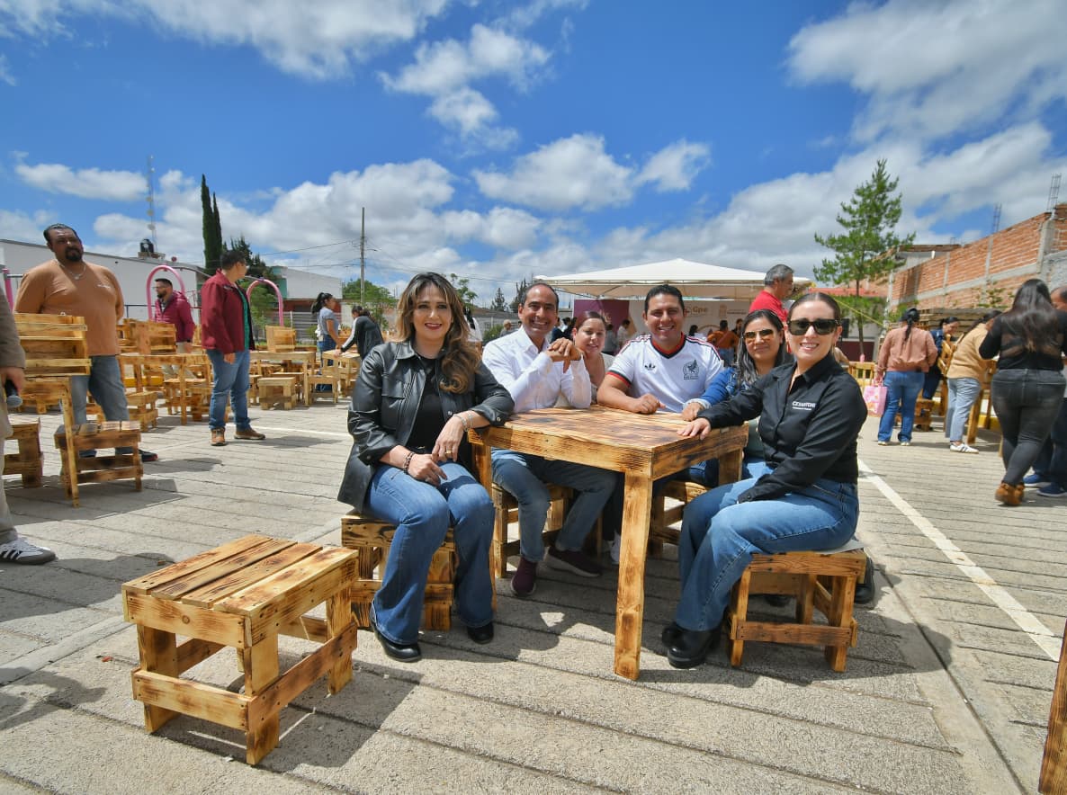Clausura Pepe Saldívar curso de muebles rústicos en Tacoaleche para mujeres