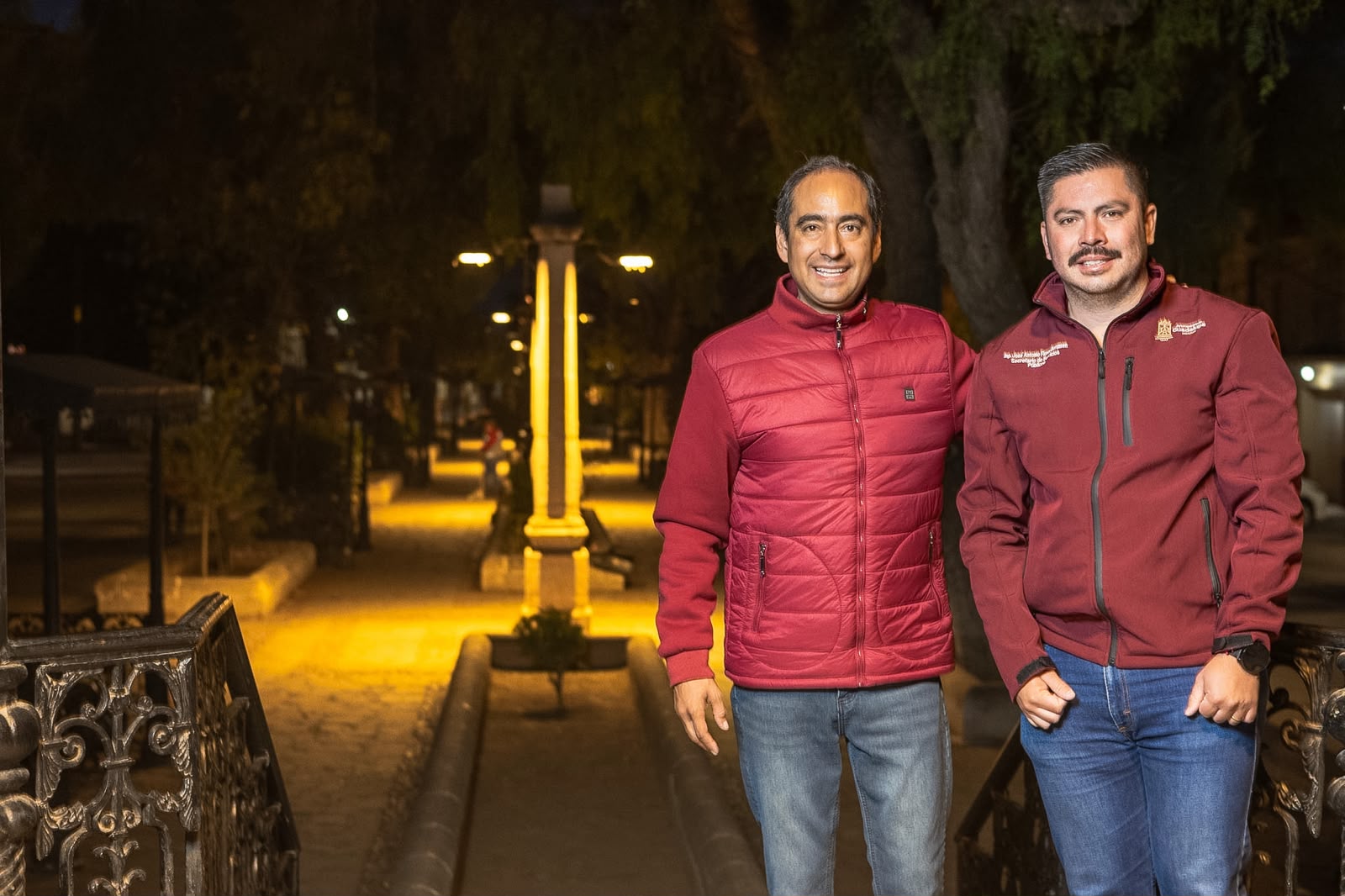 Supervisa Pepe Saldívar cambio de luminarias a luz cálida en la Alameda de Guadalupe Supervisa Pepe Saldívar cambio de luminarias a luz cálida en la Alameda de Guadalupe