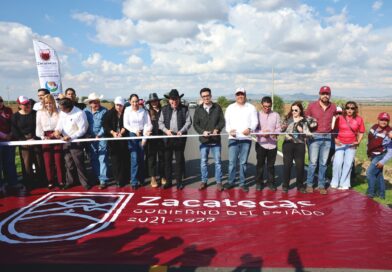 Con inversión de 24.6 mdp, entrega Gobernador David Monreal tramo carretero en la capital del estado