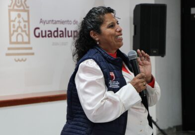 Se capacitan servidores públicos de Guadalupe en lengua de señas mexicana