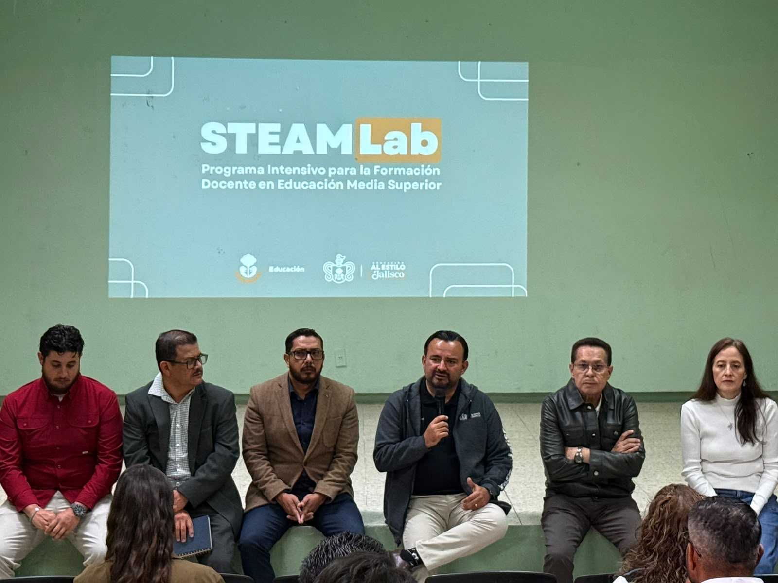 Implementa Cobaez estrategias tecnológicas para transformar entornos educativos