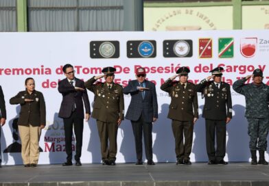 Encabeza Gobernador David Monreal ceremonia de toma de posesión y protesta de bandera de nuevo Jefe de Estado Mayor de la Decimoprimera Zona Militar Encabeza Gobernador David Monreal ceremonia de toma de posesión y protesta de bandera de nuevo Jefe de Estado Mayor de la Decimoprimera Zona Militar