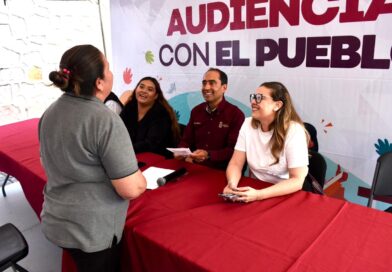 Lleva Pepe Saldívar servicios de la presidencia a colonia Lomas del Consuelo
