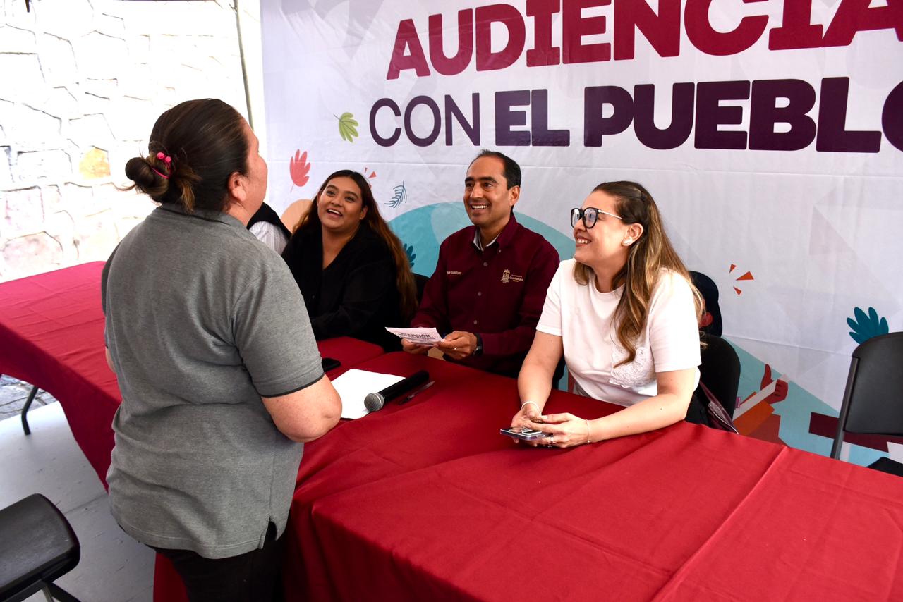 Lleva Pepe Saldívar servicios de la presidencia a colonia Lomas del Consuelo