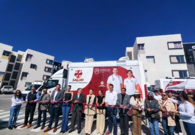 Llevan David Monreal y Pepe Saldívar servicio médico itinerante a viviendas del bienestar en Guadalupe