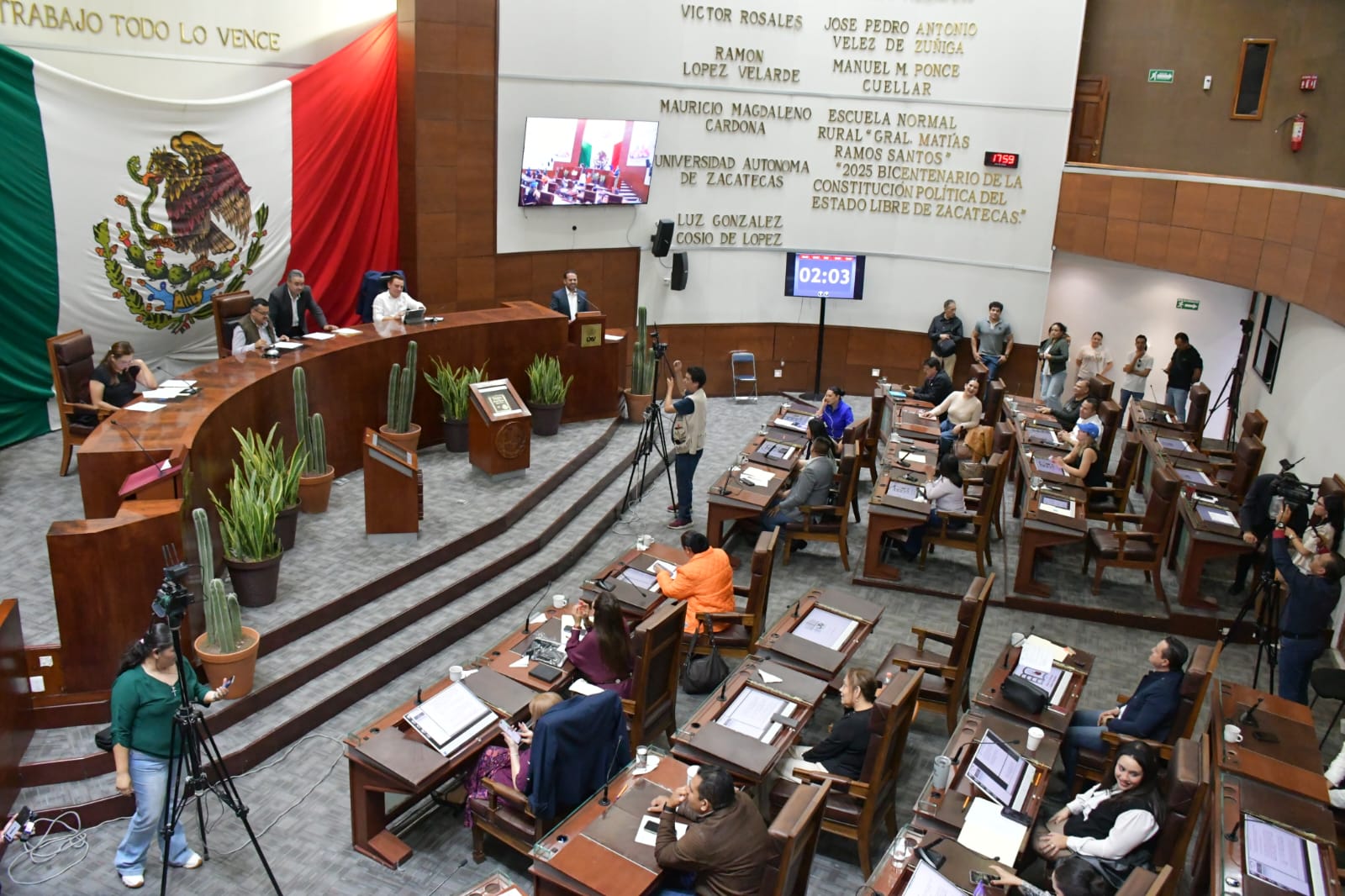 Aprueba Legislatura local minuta sobre reforma constitucional en materia de nacionalidad única