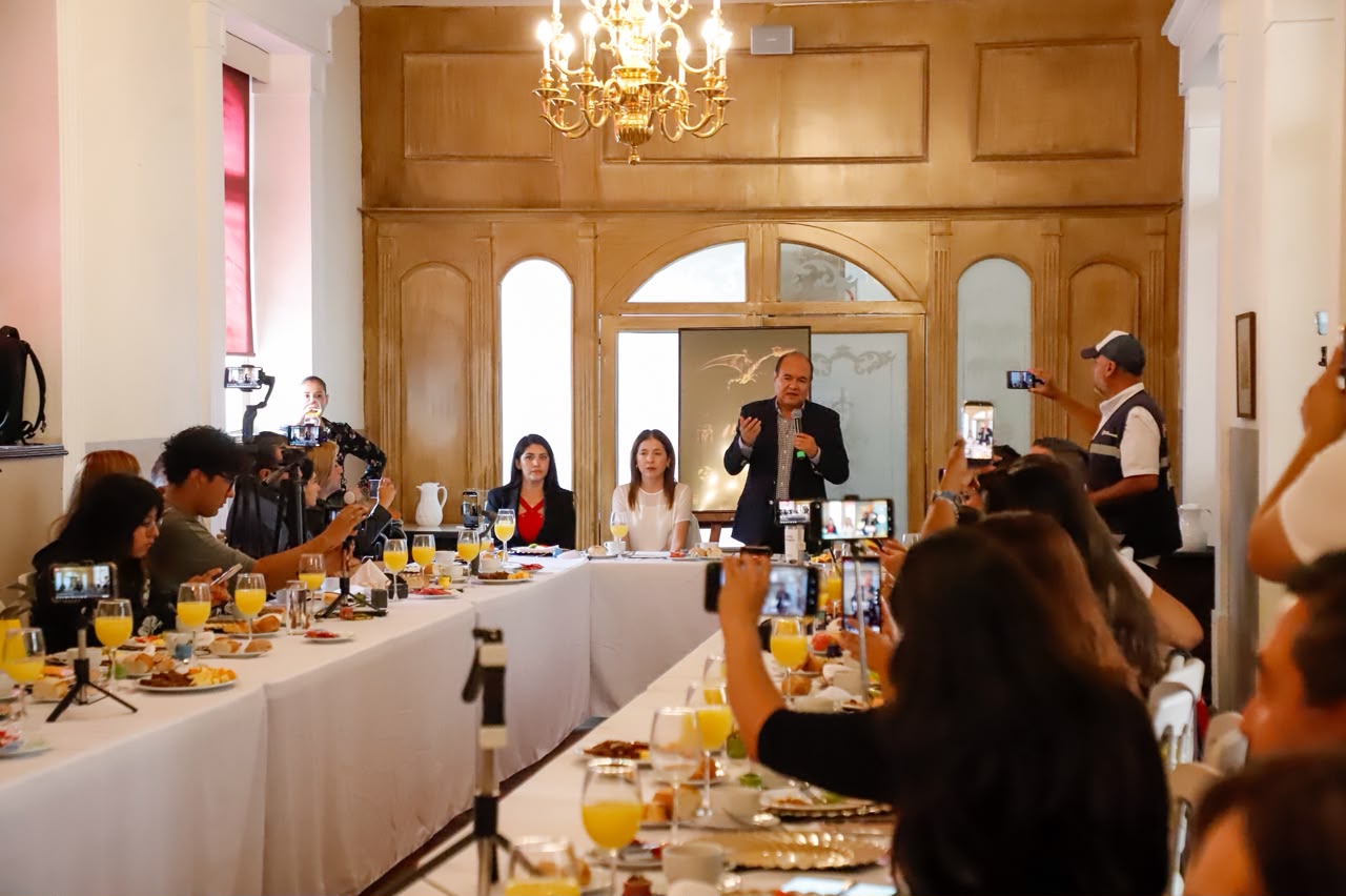 Autoridades de Turismo y Cultura invitan a aguascalentenses al Festival Internacional de Teatro de Calle Zacatecas 2026