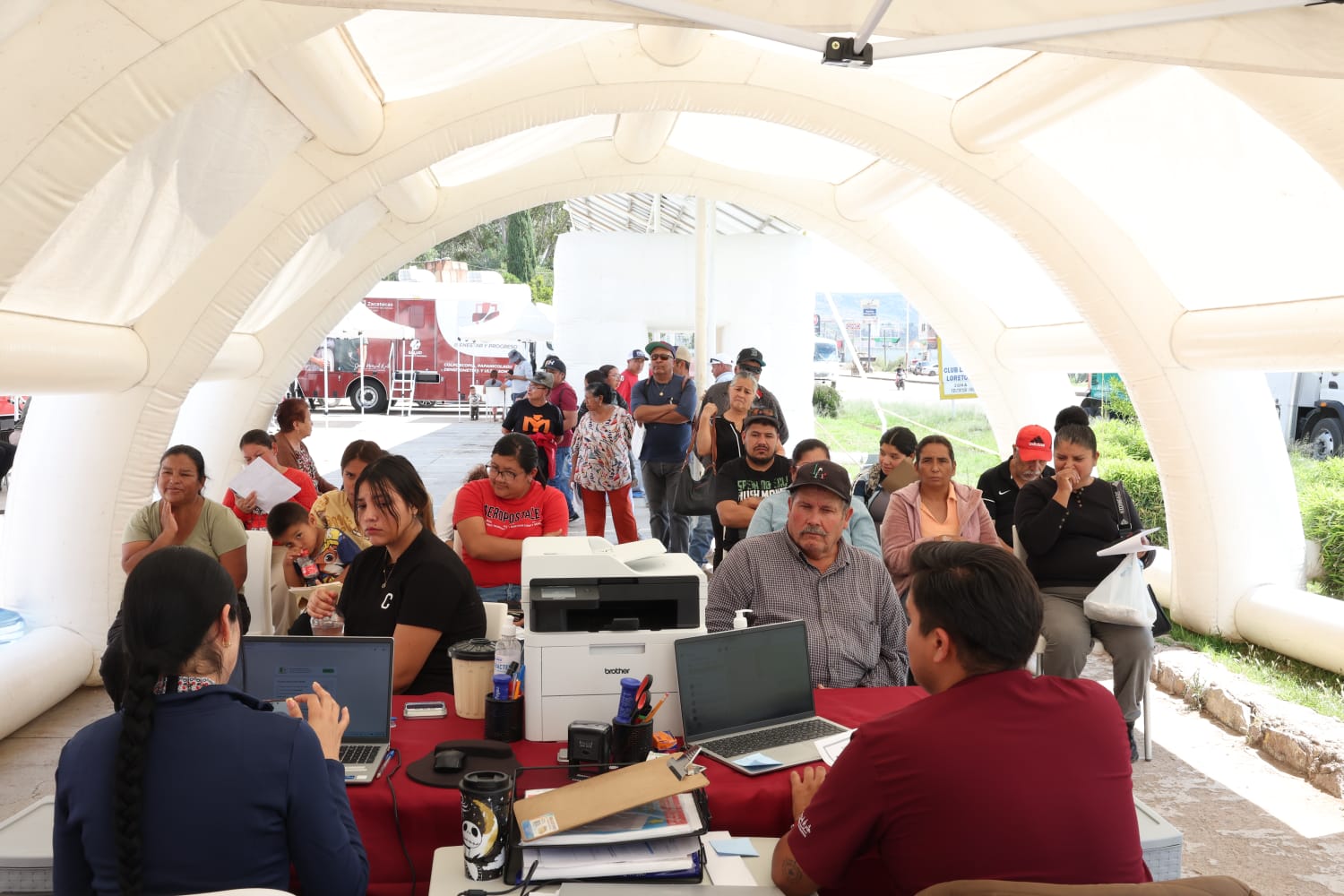 Beneficia Caravana de la Salud a loretenses con servicios médicos