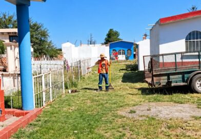 Refuerza Gobierno de Pepe Saldívar limpieza y mantenimiento a panteones