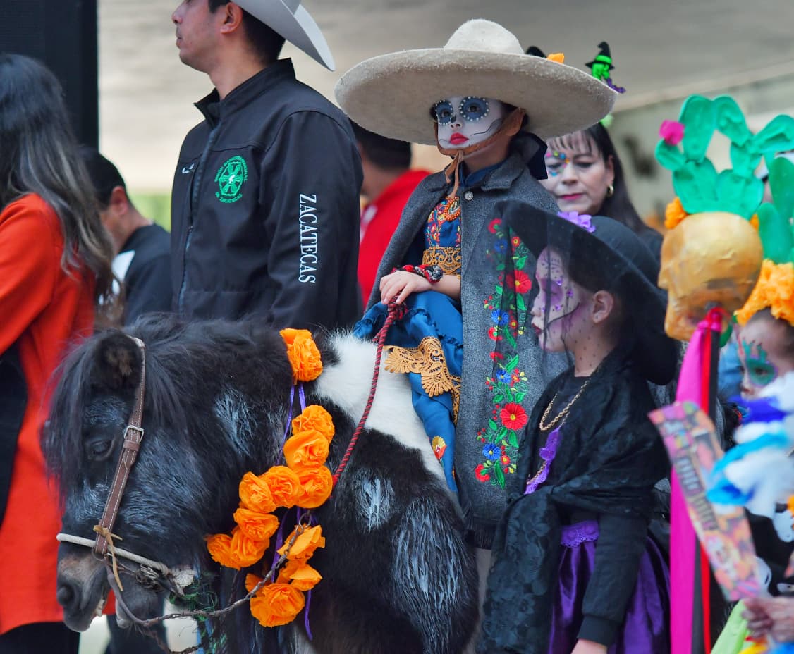 Gobierno de Pepe Saldívar promueve las tradiciones del Día de Muertos con concurso y recorrido “Pasitos de Tradición”